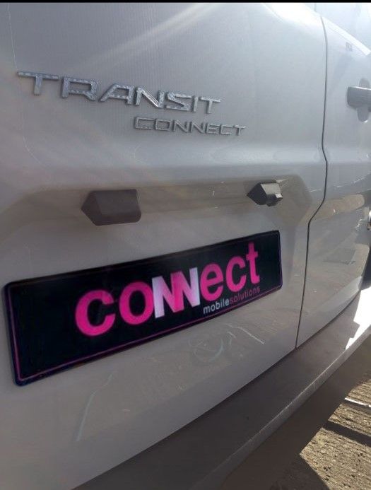 ford_transit_connect_fitted_with_reverse_cam_just_above_number_plate